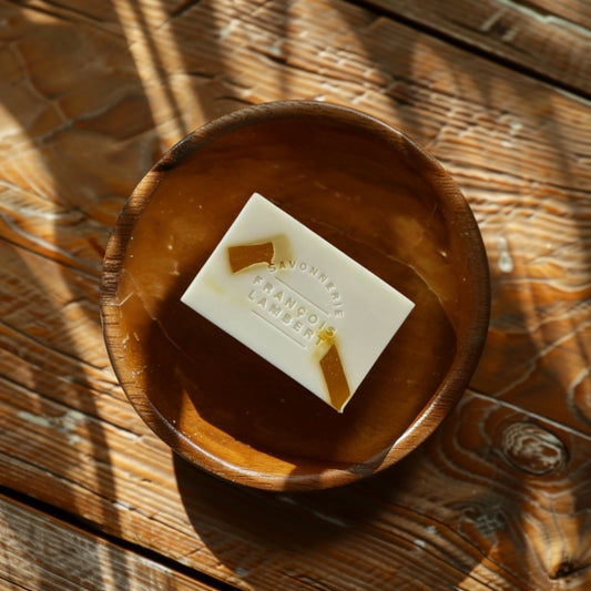 savon au lait de brebis dans un bol à la fragrance de sucre d'érable